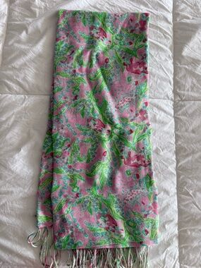 EUC Lilly Pulitzer Taurus scarf